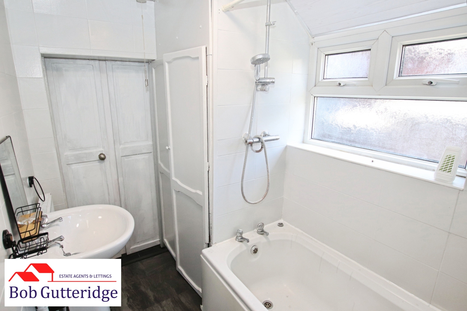 GROUND FLOOR BATHROOM